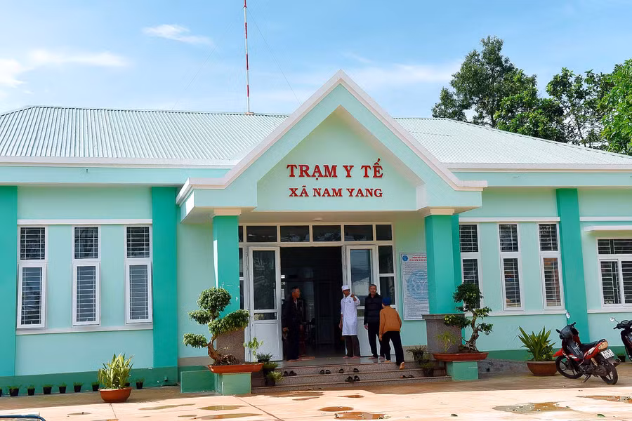 Năm 2020, Trạm y tế xã Nam Yang huyện Đak Đoa đưa vào sử dụng với kinh phí đầu tư xây dựng hơn 3,5 tỷ đồng để phục vụ chăm sóc sức khỏe và thăm khám bệnh cho người dân tại chỗ.