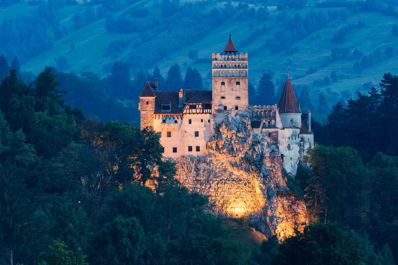 Lâu đài Bran ở vùng Transylvania, Romania. Lâu đài Bran ở vùng Transylvania, Romania.