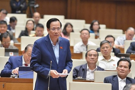 "Tôi thấy ý chí của Bộ trưởng đưa ra không rõ. Sẽ đề xuất, đề xuất lúc nào? Còn lại bao nhiêu người!"- câu tranh luận của ĐBQH Nguyễn Thị Quyết Tâm với Bộ trưởng Đào Ngọc Dung trong phiên chất vấn trước QH "Tôi thấy ý chí của Bộ trưởng đưa ra không rõ. Sẽ đề xuất, đề xuất lúc nào? Còn lại bao nhiêu người!"- câu tranh luận của ĐBQH Nguyễn Thị Quyết Tâm với Bộ trưởng Đào Ngọc Dung trong phiên chất vấn trước QH