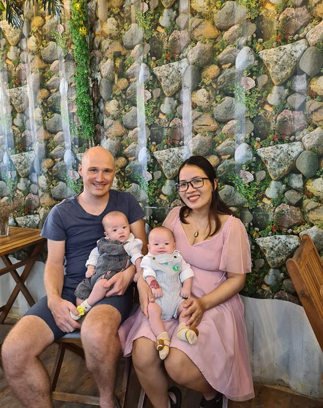 Dự định của anh chị đợi hai con lớn thêm rồi sang Thụy Sĩ sinh sống - ẢNH: NVCC Dự định của anh chị đợi hai con lớn thêm rồi sang Thụy Sĩ sinh sống - ẢNH: NVCC