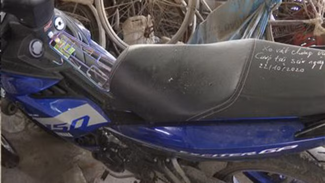 Bắt khẩn cấp 5 tên cướp đường táo tợn ở Thanh Hóa ảnh 2 Chiếc xe máy các nghi phạm cướp của anh B.