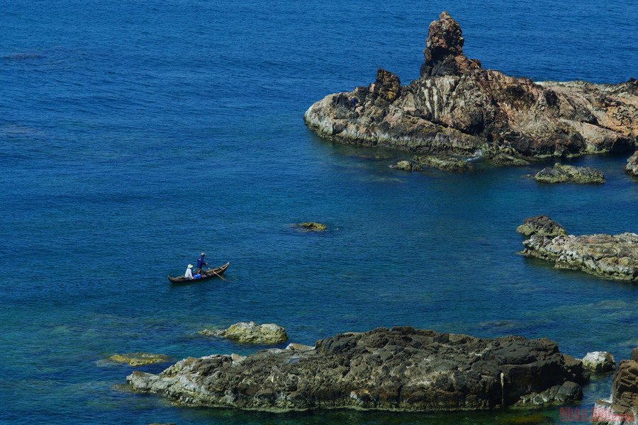 Con đường huyết mạch đầy 