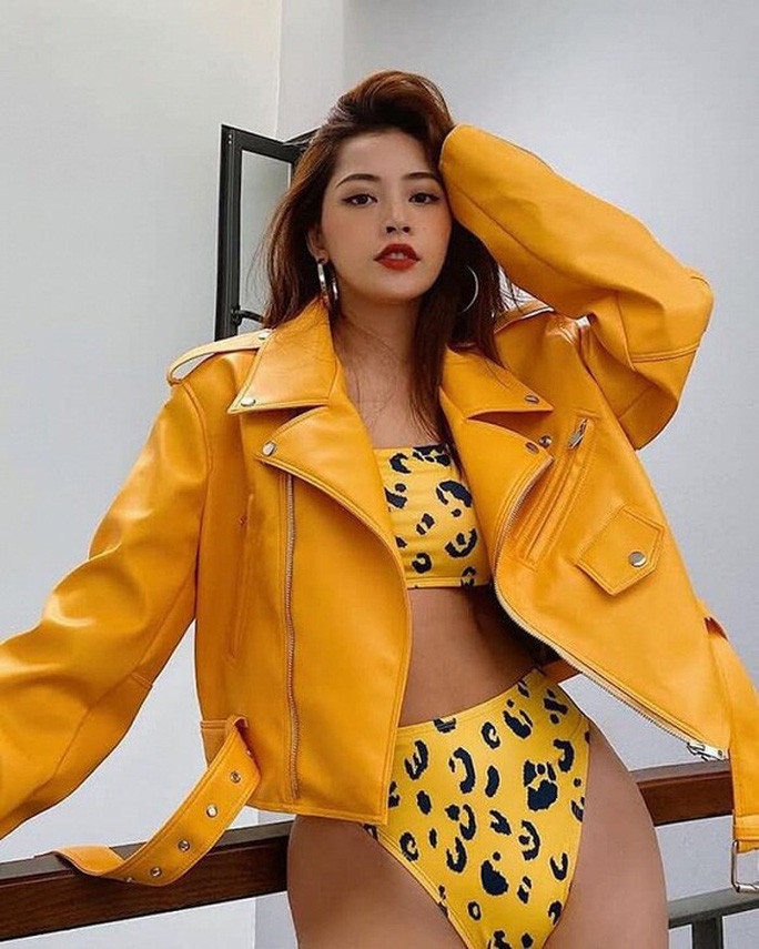 Chi Pu gợi cảm không thua kém