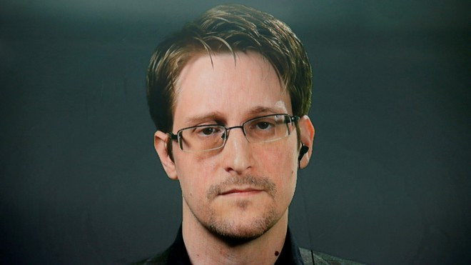  Ông Edward Snowden hiện sống tại Nga - Ảnh: Reuters