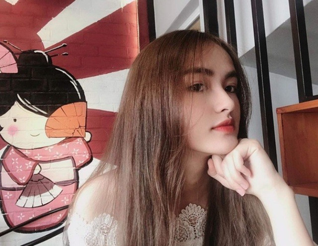 Hà My cho biết cô cố gắng cân bằng giữa việc thi nhan sắc và học hành năm cuối. Cô tự tin vào khả năng giao tiếp, diễn thời trang vì từng làm MC và người mẫu cho các hoạt động của trường.