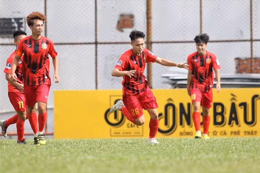 Các cầu thủ HAGL được bầu Đức cho Công an Nhân dân mượn đều là trụ cột của đội bóng ở giải hạng Nhì này. Ảnh: Bích Phương.