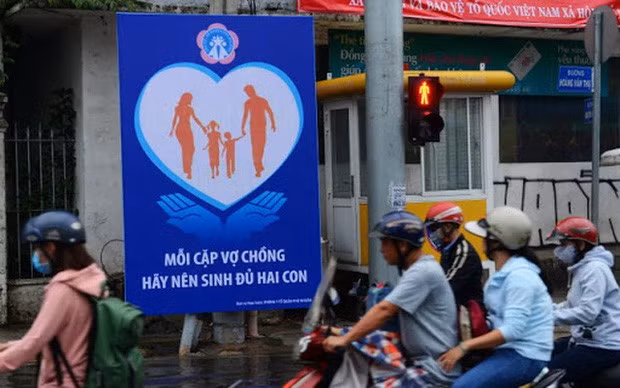 Thông điệp mới của ngành dân số khuyến khích “Mỗi cặp vợ chồng hãy sinh đủ 2 con