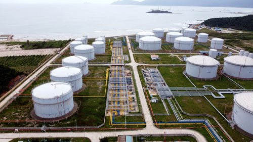 Với các điều kiện tự nhiên, cơ sở hạ tầng thuận lợi, khu vực Nam Vân Phong được quy hoạch làm các khu công nghiệp để phát triển điện khí Với các điều kiện tự nhiên, cơ sở hạ tầng thuận lợi, khu vực Nam Vân Phong được quy hoạch làm các khu công nghiệp để phát triển điện khí