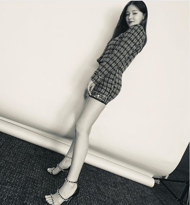 Sở hữu vóc dáng gợi cảm cũng là điều làm Nancy rất tự hào. Cô thường diện những trang phục bó sát, tôn lên từng đường cong cơ thể với khuôn ngực căng đầy, chiếc eo con kiến và vòng ba quyến rũ ẢNH: INSTAGRAM NV