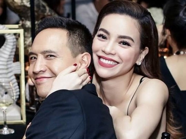 Từ việc bị hoài nghi, cặp đôi dần khiến công chúng ngưỡng mộ vì tình yêu dành cho nhau. Từ việc bị hoài nghi, cặp đôi dần khiến công chúng ngưỡng mộ vì tình yêu dành cho nhau.