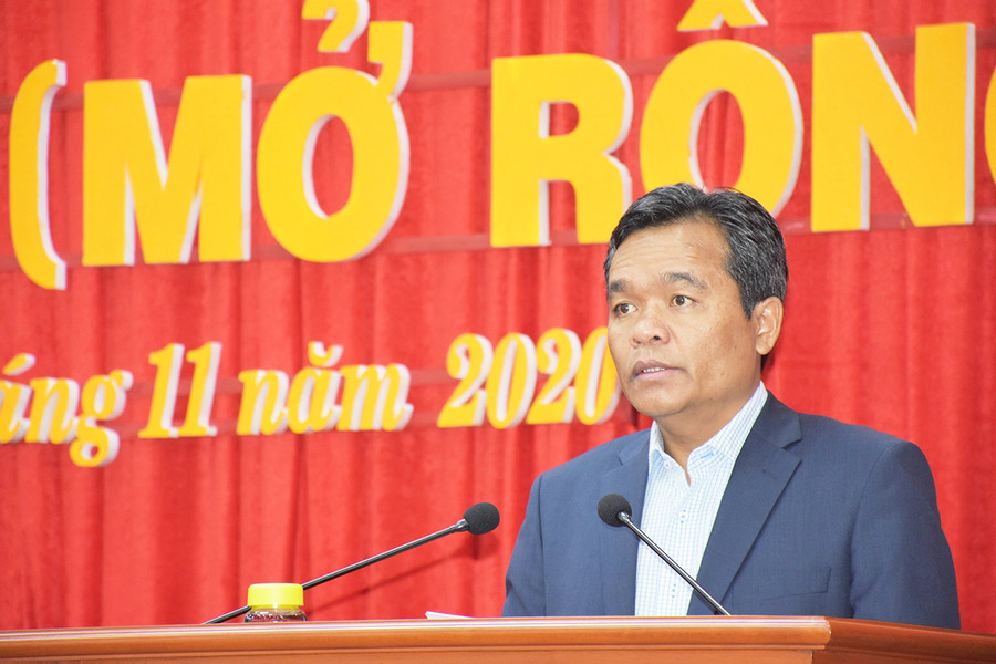  Bí thư Tỉnh ủy Hồ Văn Niên phát biểu khai mạc hội nghị. Ảnh: Trần Dung