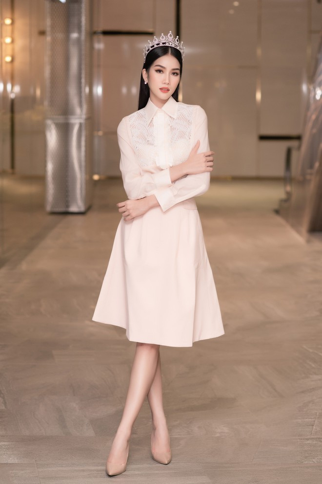 Phương Anh nỗ lực trong việc thực hiện các dự án thiện nguyện, giúp trẻ em khó khăn tiếp cận giáo dục. ẢNH: BTC