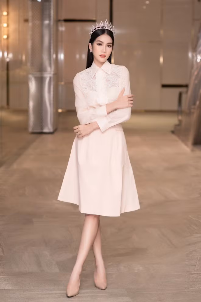 Phương Anh nỗ lực trong việc thực hiện các dự án thiện nguyện, giúp trẻ em khó khăn tiếp cận giáo dục. ẢNH: BTC