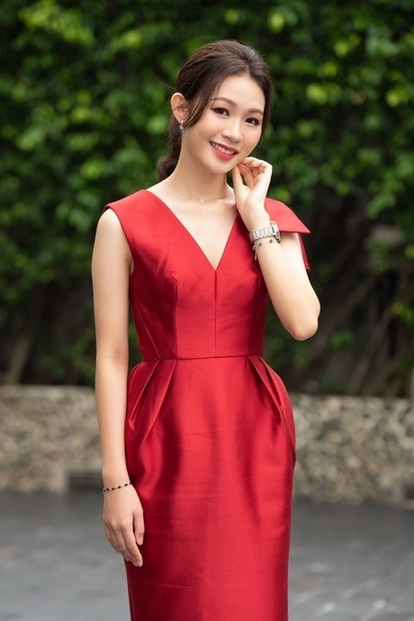 Trước khi thử sức với cuộc thi Hoa hậu Việt Nam 2020 và vào top 35, cô từng vào Top 10 Hoa khôi Sinh viên Việt Nam 2017. Thành tích này mang lại cho cô kinh nghiệm 