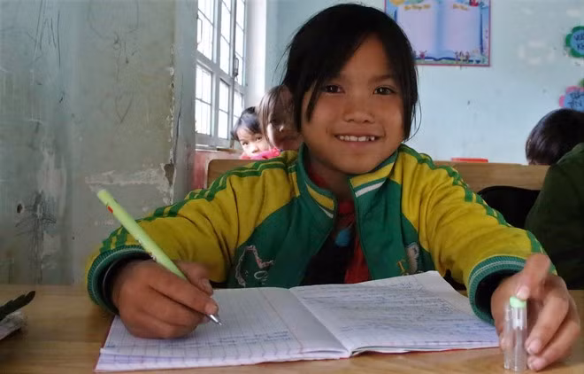 Những ngày đầu, vì leo đồi nhiều quá nên Y Yong “mệt cái chân”, ngại đến lớp