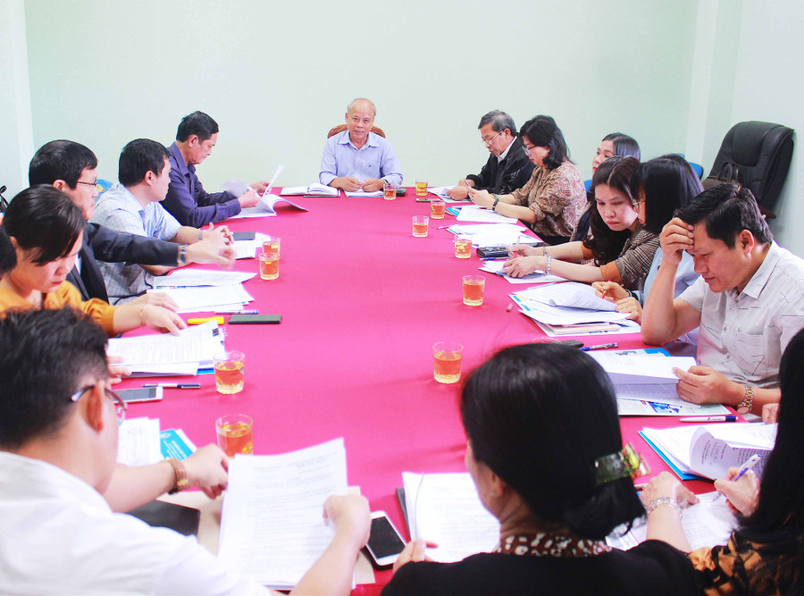 Quang cảnh buổi thẩm tra. Ảnh: Hồng Thi 