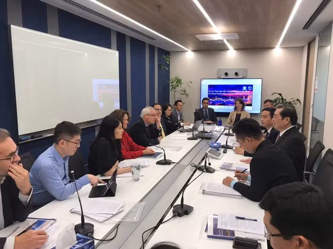 Đoàn công tác TP.Đà Nẵng làm việc với Ngân hàng Thế giới tại Hà Nội. ẢNH: NGUYỄN TÚ