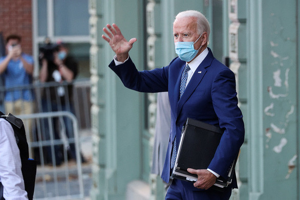 Ông Joe Biden, tổng thống đắc cử của Mỹ, tham gia cuộc họp với ban cố vấn về COVID-19 tại Delaware ngày 9-11 - Ảnh: REUTERS