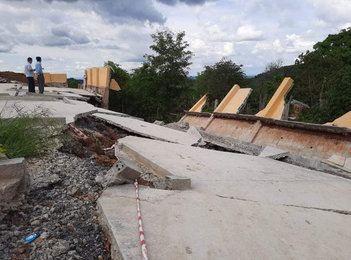  Công trình nâng cấp, sửa chữa tại Trường THPT Quang Trung bị đổ sập