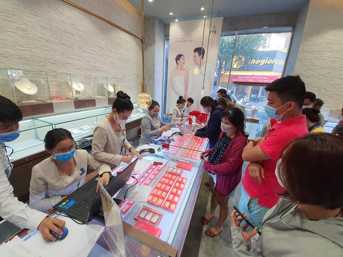 Giá vàng trong nước đi lên đầu tuần. Ảnh: Linh Anh Giá vàng trong nước đi lên đầu tuần. Ảnh: Linh Anh