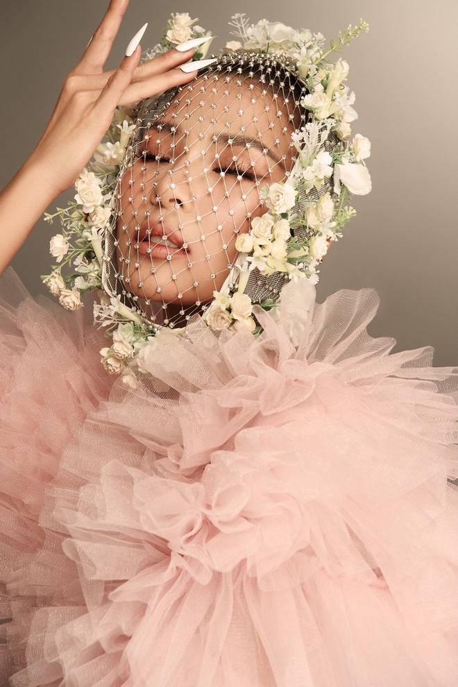 Nàng Nhớ của 'Cát đỏ' tung bộ ảnh thời trang 'Nàng tiên hoa' ảnh 4 Nàng Nhớ của 'Cát đỏ' tung bộ ảnh thời trang 'Nàng tiên hoa' ảnh 4