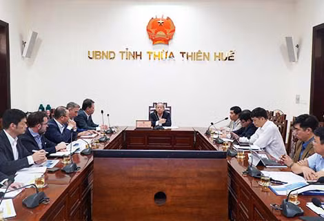 Chủ tịch UBND tỉnh Thừa Thiên Huế Phan Ngọc Thọ làm việc với nhà đầu tư dự án Nhà máy điện khí Chân Mây LNG.