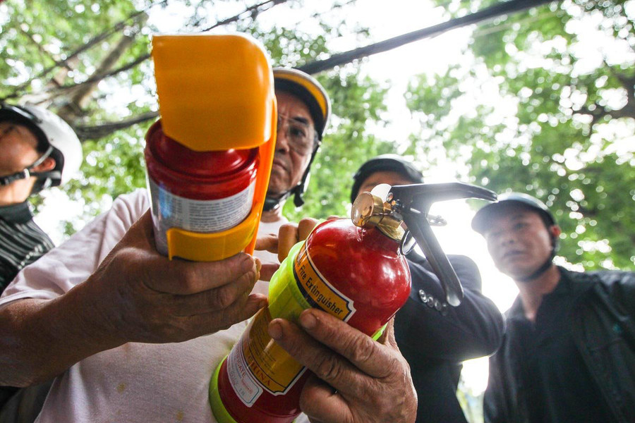 Bình cứu hoả mini. Bình cứu hoả mini.