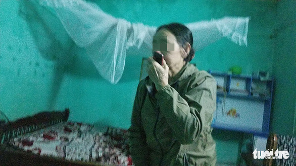  Người mẹ 2 lần gọi điện cho cảnh sát tìm con - Ảnh: VŨ TUẤN