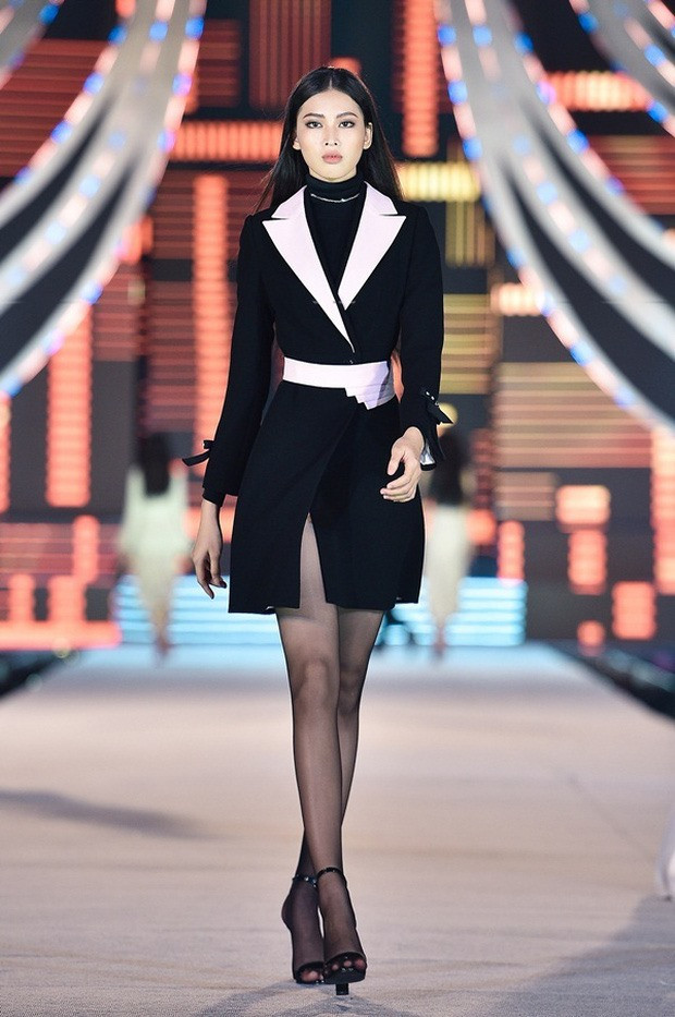 Cụ thể, trong đêm thi Người đẹp thời trang, cô được gọi tên là top 5 khi vượt qua nhiều cô gái xinh đẹp khác. Ngọc Thảo đang mong chờ vào các vòng thi phụ tiếp theo và mong muốn bản thân sẽ có thêm được những trải nghiệm thú vị. Ảnh: SV