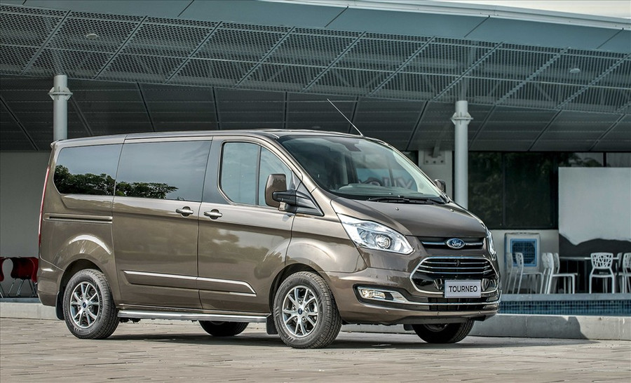 10 ôtô bán chậm nhất thị trường Việt Nam tháng 10 ảnh 8