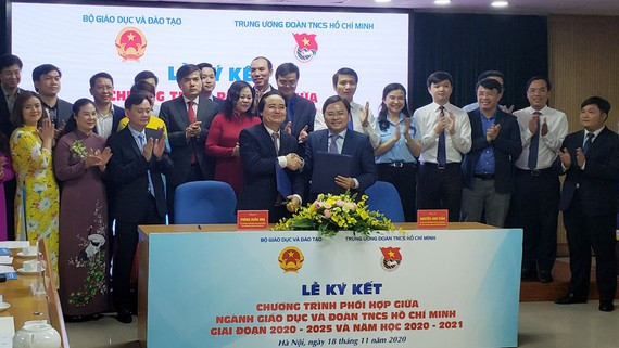  Lễ ký kết chương trình phối hợp giữa Bộ Giáo dục và Đào tao, Trung ương Đoàn TNCS Hồ Chí Minh