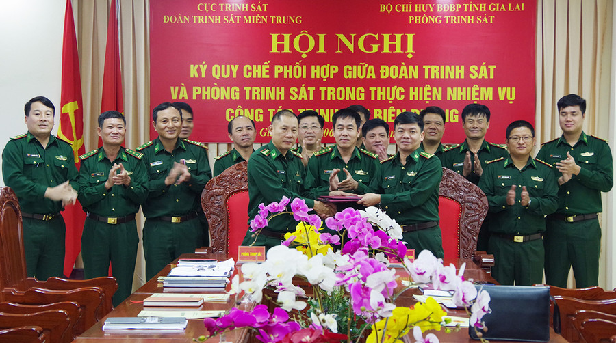  Hai đơn vị ký kết quy chế phối hợp. Ảnh: Anh Huy