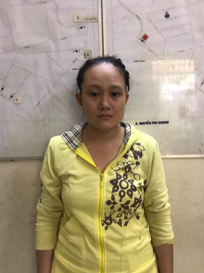 Lan tại cơ quan công an. Lan tại cơ quan công an.