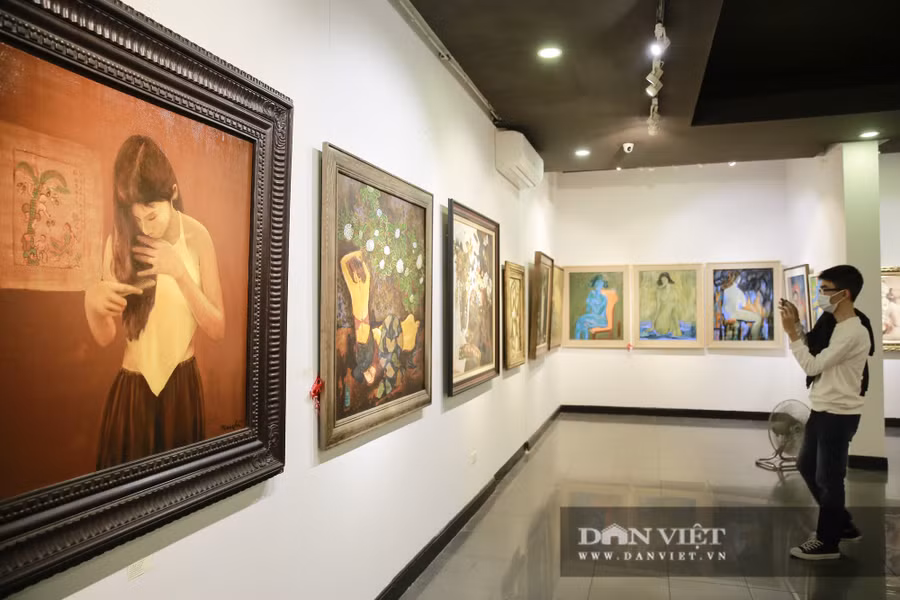 Khán giả yêu nghệ thuật nude có thể tìm thấy ở triển lãm này những sắc thái khác nhau về màu sắc, đường nét, tạo hình trong sáng tác của mỗi nghệ sĩ.