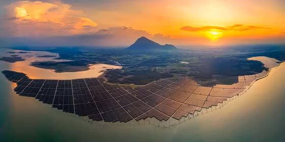  Cánh cung năng lượng sạch - huy chương bạc thể loại Ảnh hiện thực. Ảnh: DƯƠNG VĨNH TUYÊN