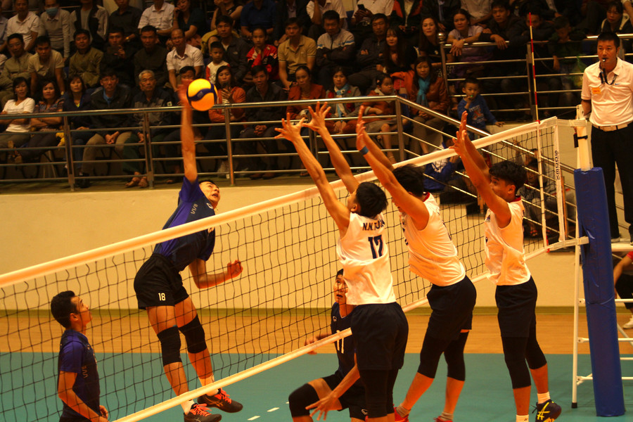 Trận cầu giữa Biên Phòng và Thể Công đã diễn ra rất kịch tính. Ảnh: Văn Ngọc