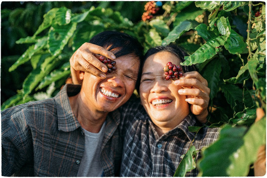 Bộ ảnh của anh Xuân Đức chụp bố mẹ khiến được nhiều người yêu thích. Ảnh: Lưu Xuân Đức Bộ ảnh của anh Xuân Đức chụp bố mẹ khiến được nhiều người yêu thích. Ảnh: Lưu Xuân Đức