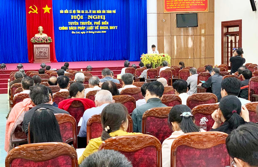  Trên 250 người dân tại các xã phường trên địa bàn TP. Pleiku tham gia hội nghị. Ảnh: Như Nguyện