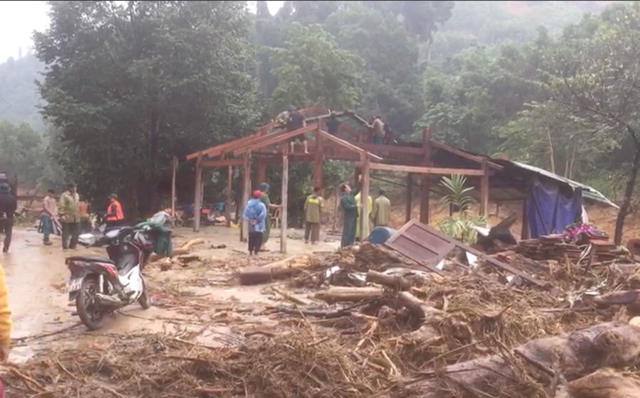 6 ngôi nhà ở xã Trà Bui bị lũ cuốn trôi, nhiều trường học bị tốc mái, hư hại do mưa bão. Ảnh: Le Cuong  6 ngôi nhà ở xã Trà Bui bị lũ cuốn trôi, nhiều trường học bị tốc mái, hư hại do mưa bão. Ảnh: Le Cuong