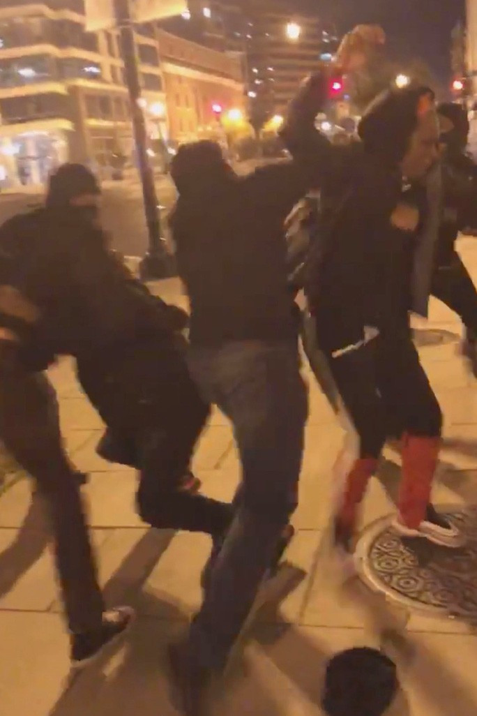 Hình ảnh được cho là ghi lại cảnh nhóm này bị tấn công. Ảnh: New Work Post