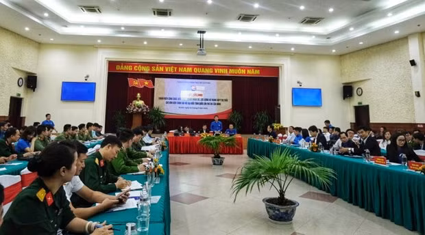 Đại biểu tham dự Hội nghị góp ý kiến Dự thảo các Văn kiện trình Đại hội Đại biểu toàn quốc lần thứ XIII của Đảng. (Nguồn: doanthanhnien.vn)