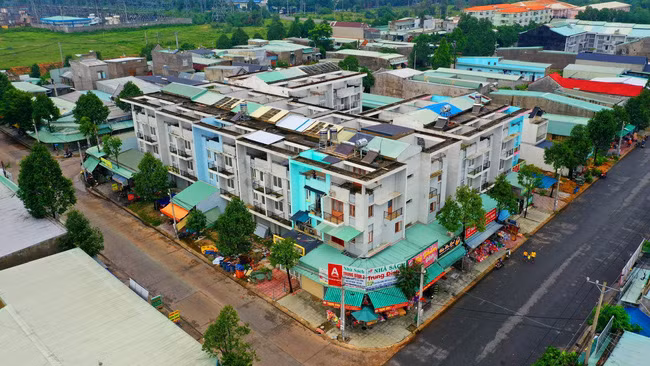 20 căn nhà xâu dựng trên 16 lô đất tại khu H2 trong Dự án Khu dân cư Mỹ Phước 3, nơi nhóm khách hàng tố cáo bà Đặng Thị Kim Oanh có dấu hiệu trốn thuế và lừa đảo.