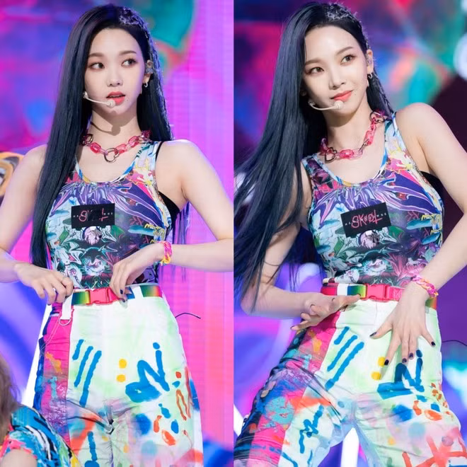 Mỗi lần biểu diễn trên sân khấu, Karina lại trở thành tâm điểm của sự chú ý vì nhan sắc quá nổi bật ẢNH: THE SHOW