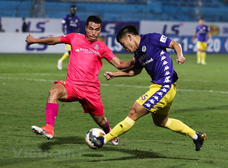 Trong khi đó, Sài Gòn FC chỉ cần kết quả hòa nên chủ động phòng ngự chặt chẽ và gây không ít khó khăn cho đội chủ nhà. (Ảnh: Hiển Nguyễn/Vietnam+) Trong khi đó, Sài Gòn FC chỉ cần kết quả hòa nên chủ động phòng ngự chặt chẽ và gây không ít khó khăn cho đội chủ nhà. (Ảnh: Hiển Nguyễn/Vietnam+)