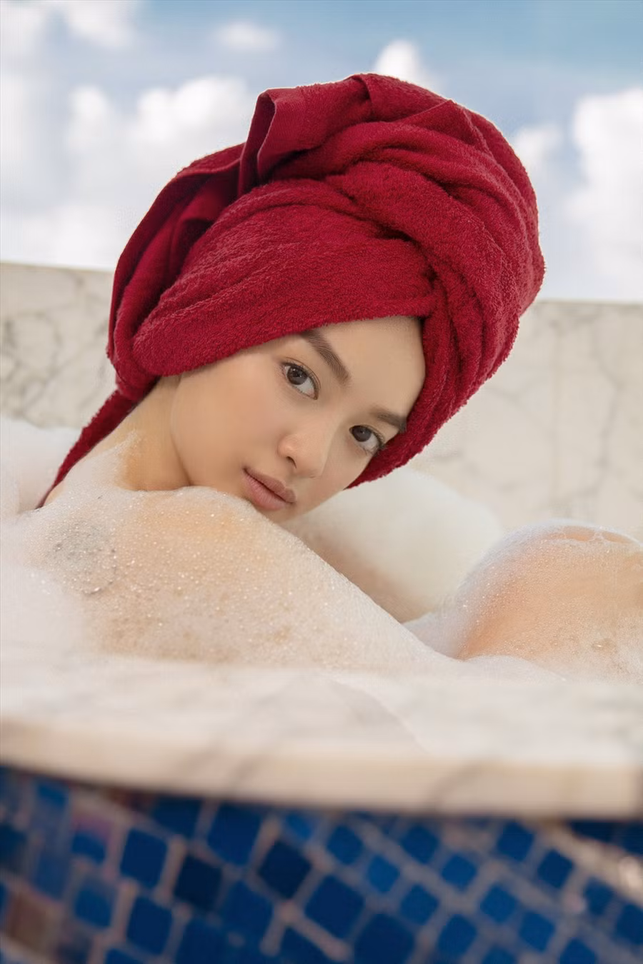 Đây là một trong những cảnh quay đầu tiên của Gái già lắm chiêu V, được thực hiện vào cuối tháng 8.