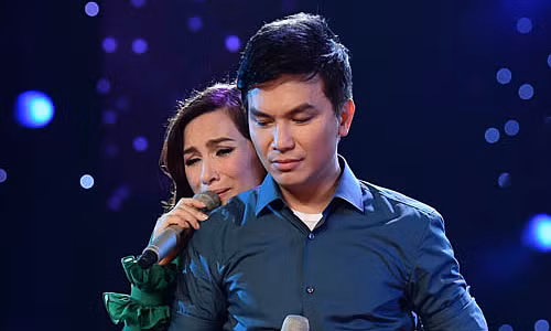 Phi Nhung từng có những màn song ca ăn ý với Mạnh Quỳnh. Ảnh: NSCC