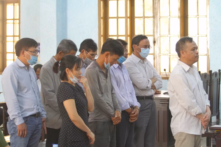  6 đảng viên đã bị khai trừ khỏi Đảng sau khi Tòa án nhân dân cấp cao tại Đà Nẵng ra bản án. Ảnh: Văn Ngọc