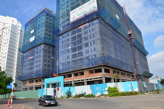 Một dự án căn hộ đang triển khai tại TP HCM. Ảnh: TẤN THẠNH Một dự án căn hộ đang triển khai tại TP HCM. Ảnh: TẤN THẠNH