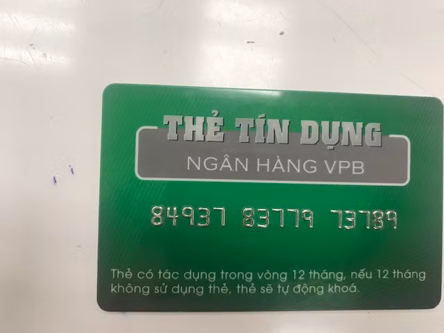 Thẻ tín dụng dỏm mạo danh VPBank gửi đến khách hàng