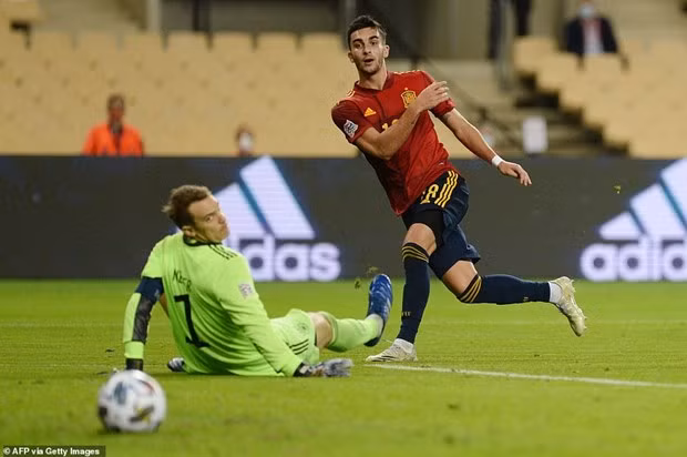Ferran Torres đã tỏa sáng với một hat-trick. (Nguồn: Getty Images)